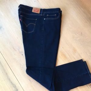 Levi’s 312 jeans